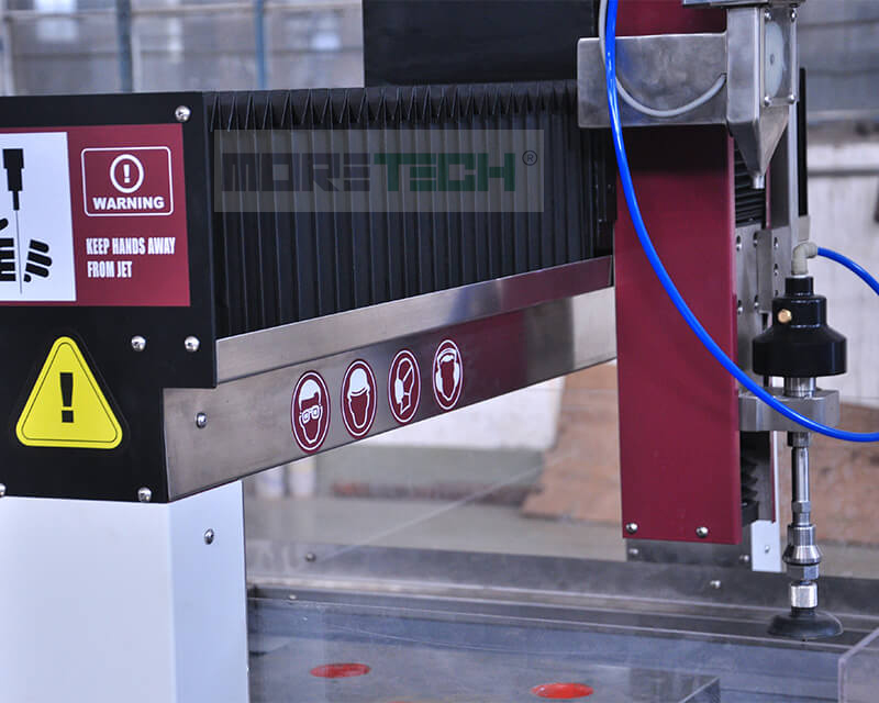 Máy cnc công nghệ cao: máy cắt bằng tia nước - Moretech Máy cnc công nghệ cao: máy cắt bằng tia nước - Moretech
