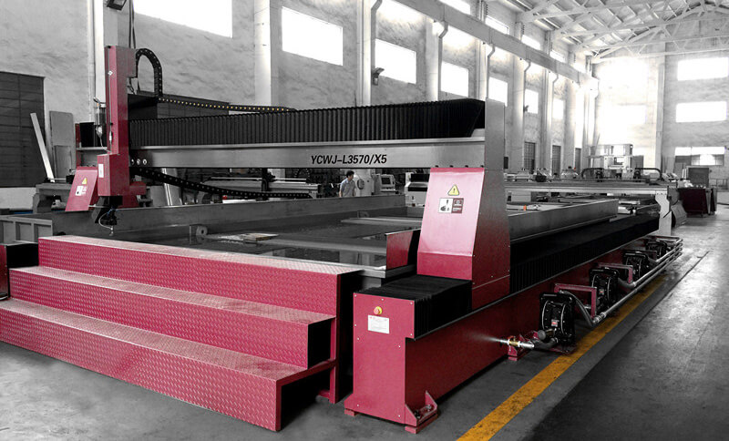 Máy cắt tia nước Moretech - cuộc cách mạng trong ngành tạo hình vật liệu