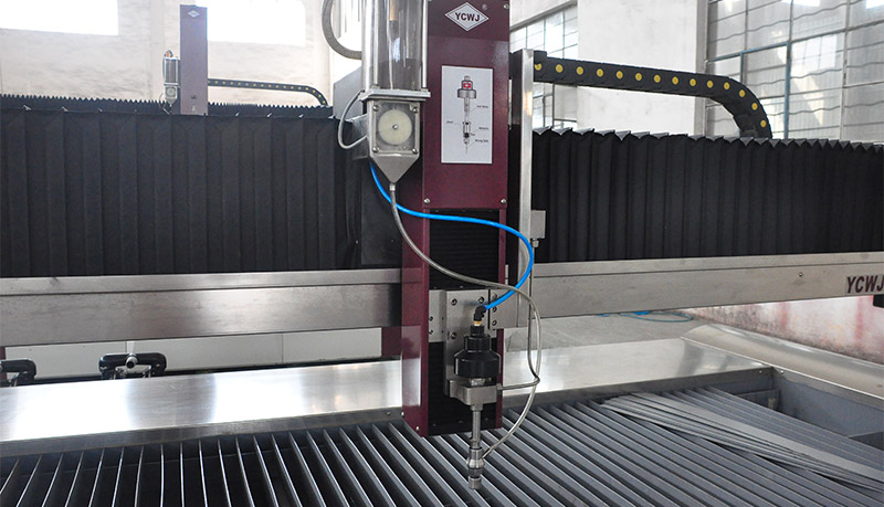 Máy cắt tia nước Moretech - cuộc cách mạng trong ngành tạo hình vật liệu