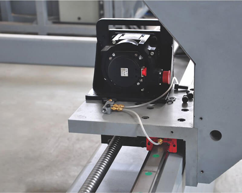 Máy cắt tia nước Moretech - cuộc cách mạng trong ngành tạo hình vật liệu
