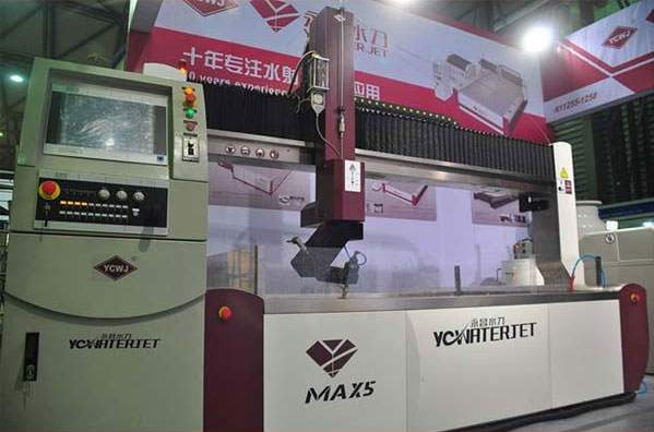 Hệ thống máy cắt tia nước 5 trục seri Max 5 Hệ thống máy cắt tia nước 5 trục seri Max 5