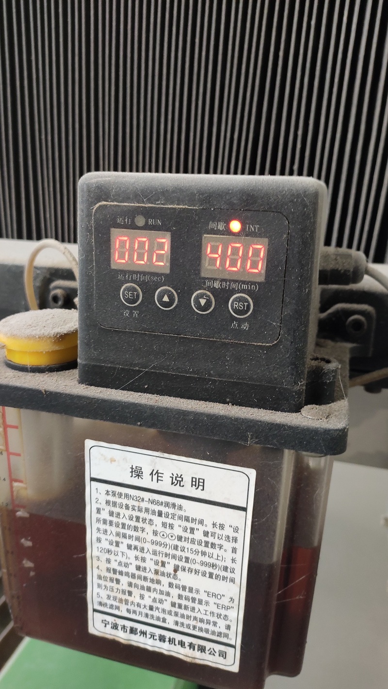 Vệ sinh bảo dưỡng máy cắt tia nước định kỳ Vệ sinh bảo dưỡng máy cắt tia nước định kỳ